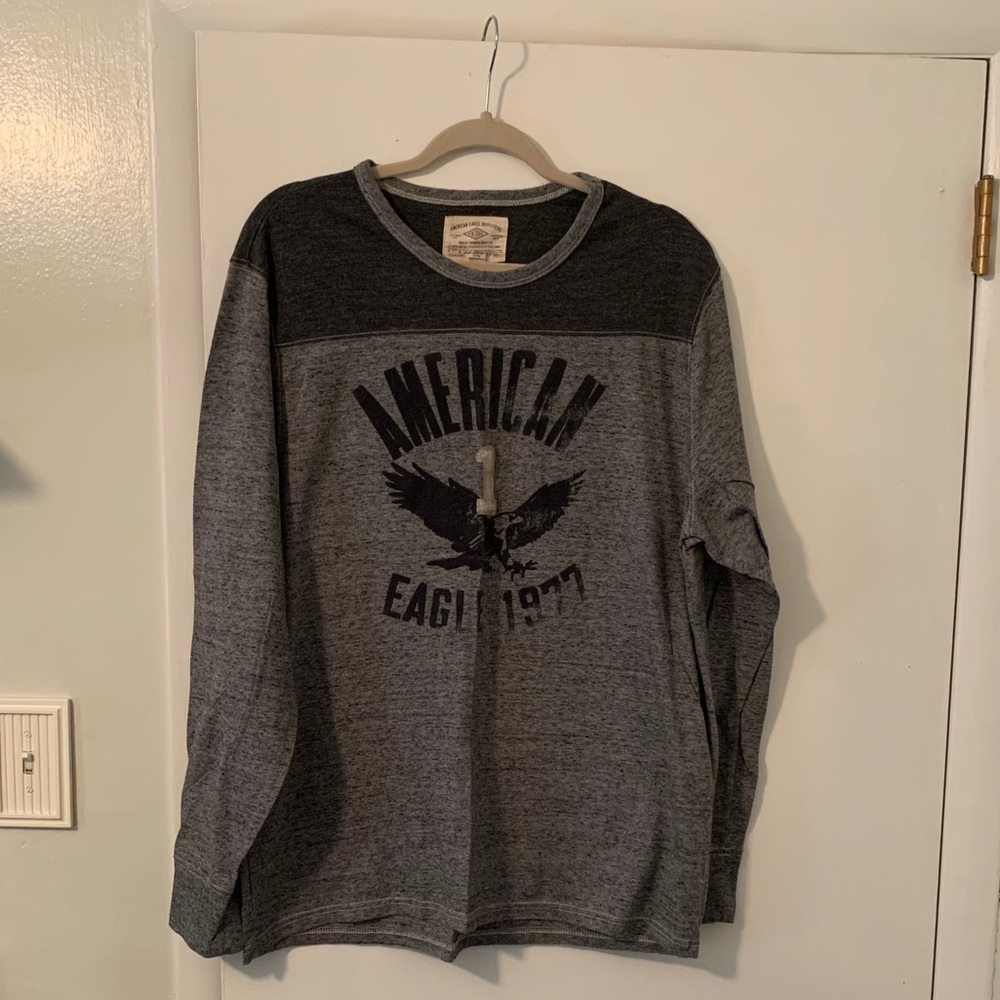 American Eagle Long Sleeve T-shirt